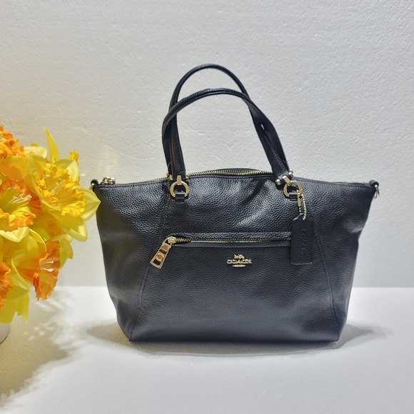 COACH WOMEN SIGNATURE HANDBAG BLACK